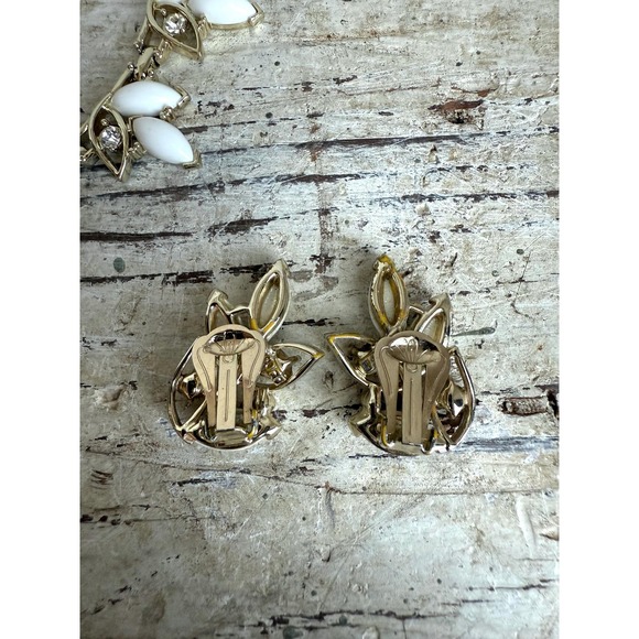 1950s Opaque White Marquise-Cut‎ Necklace & Clip-On Earrings Bridal Wedding Set - Picture 7 of 9